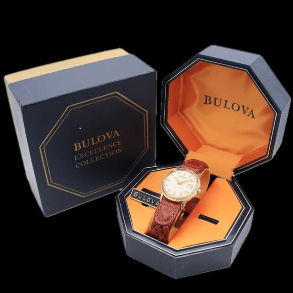 Vintage 33mm Bulova Textured Bezel Men\'s Automatic Wristwatch 10BZAC Running